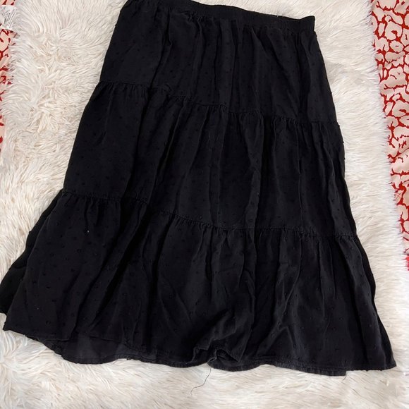 Black flowy line A Skirt  texturized size L - Picture 3 of 9